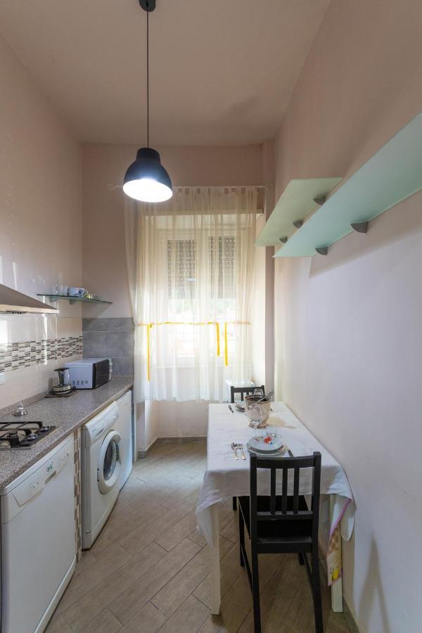 Vercelli Guest House Near San Giovanni Rome Buitenkant foto