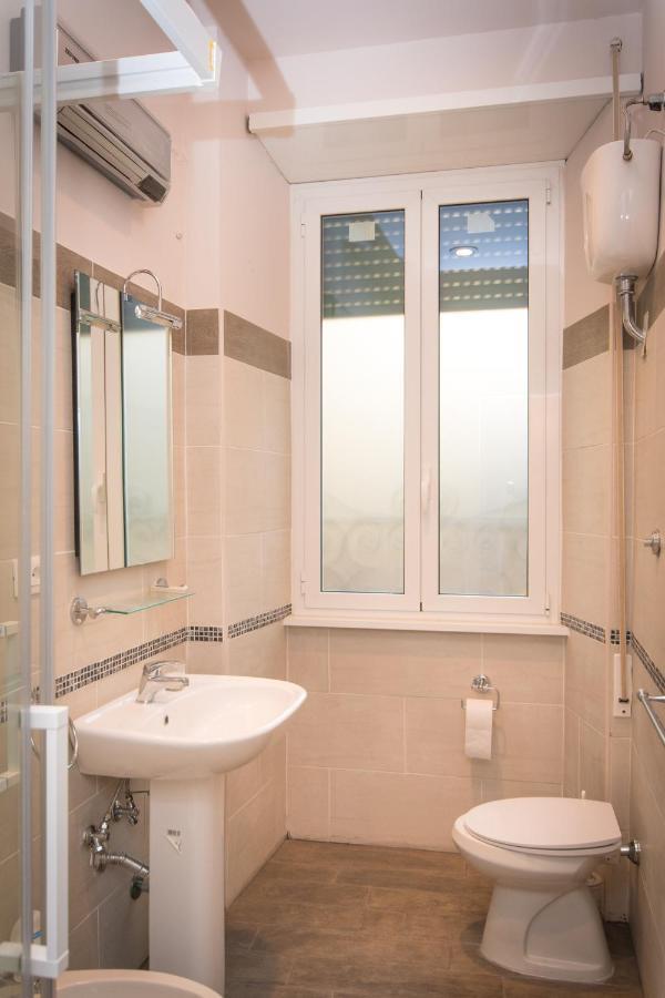 Vercelli Guest House Near San Giovanni Rome Buitenkant foto